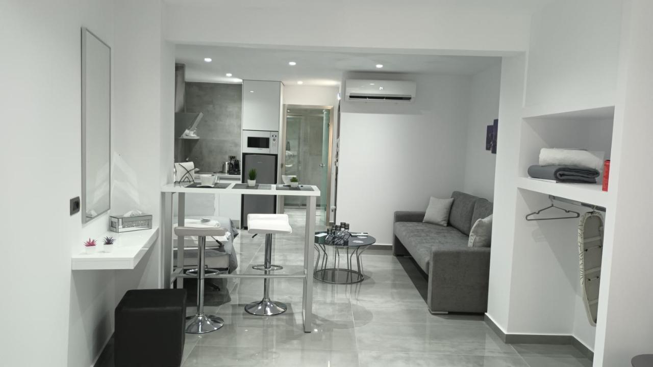 Km Luxury Apart Downtown 伊拉克利翁 外观 照片