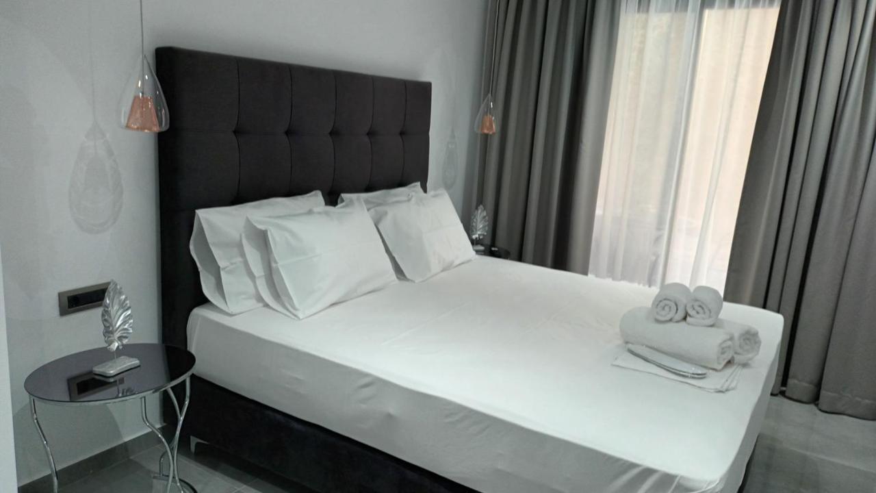 Km Luxury Apart Downtown 伊拉克利翁 外观 照片