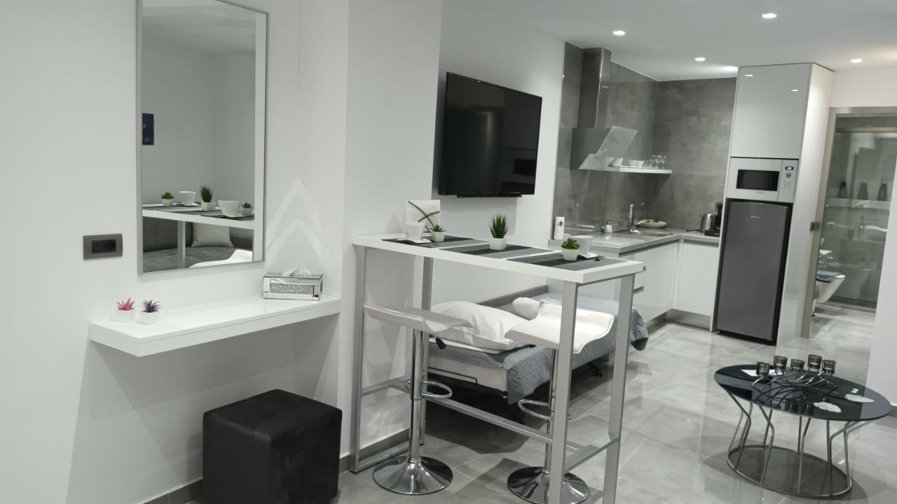 Km Luxury Apart Downtown 伊拉克利翁 外观 照片