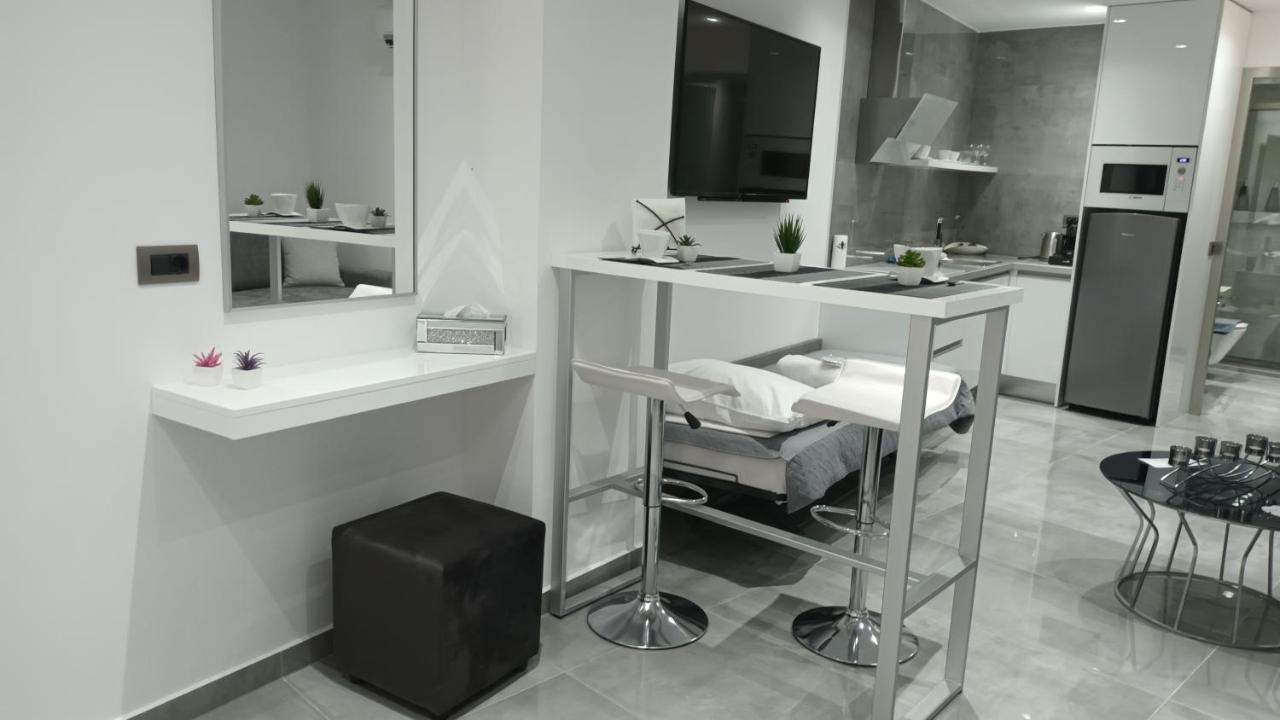 Km Luxury Apart Downtown 伊拉克利翁 外观 照片