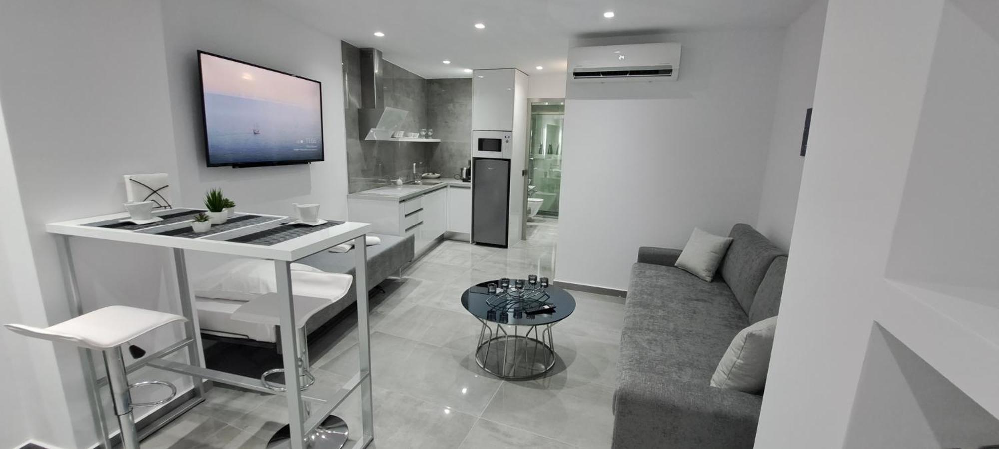 Km Luxury Apart Downtown 伊拉克利翁 外观 照片