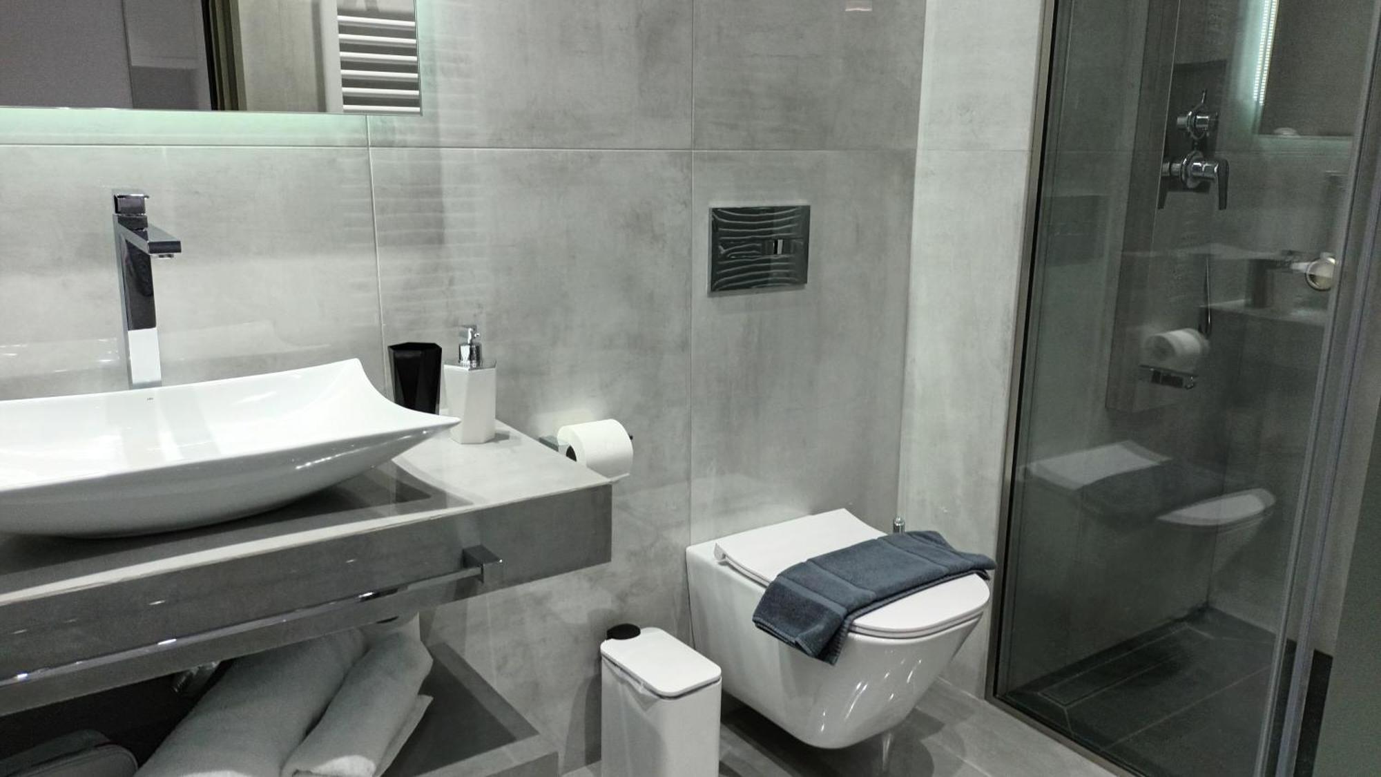 Km Luxury Apart Downtown 伊拉克利翁 外观 照片